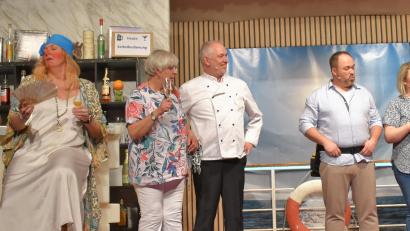 Bild: rgr
Die Katholische Theatergruppe spielt das Stück: "Gürteltiere sind sexy" und sorgt damit beim Publikum für herzhaftes Lachen.