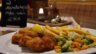 Bild: Stefanie Roth
Schnitzel mit Pommes oder andere Gerichte: Ab Januar wird das Essen im Wirtshaus wegen der Erhöhung der Mehrwertsteuer teurer werden.