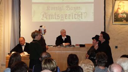 Bild: Archivbild Höcherl/exb
Hier eine Spielszene aus “Die heiligen drei Madln”. In diesem Jahr wird "Das Gespenst" aufgeführt.
