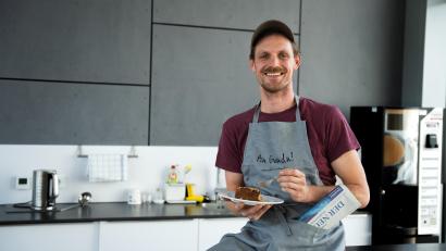 Bild: Jacob Graf
Die Kochschürze "An Guadn!" gibt es zum Premiumabo als Geschenk!