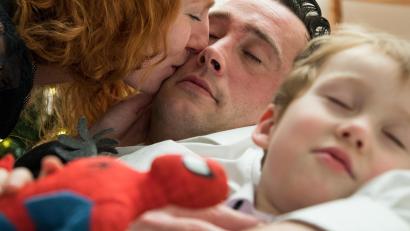 Bild: Christin Klose/dpa
Nicht immer leicht unter einen Hut zu bekommen: Wochenenddienste und gemeinsame Zeit mit der Familie.