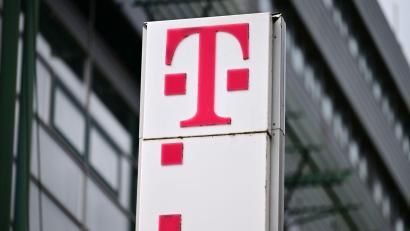 Symbolbild: Martin Schutt/dpa
Tausende Telekom-Kunden haben am Freitagmorgen mit Störungen zu kämpfen.