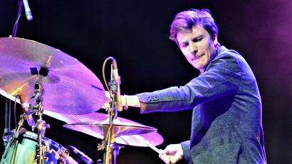 Bild: Peter Hausner/exb
Der passionierte Schlagzeuger Jonas Sorgenfrei hat schon viele Preise erhalten, nun auch den Bayerischen Kunstförderpreis