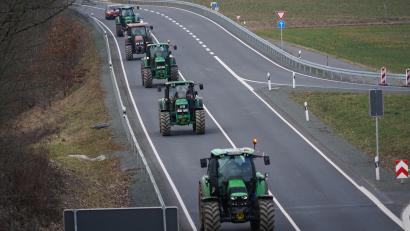Symbolbild: kaz
Landwirte protestieren weiter. Am Montag, 15. Januar, ist ein Konvoi auf der A 93 geplant.