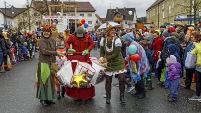 Archivbild: gri
Am Dienstag, 13. Februar, wird der Freudenberger "Gaudiwurm" wieder von Wutschdorf nach Freudenberg ziehen.