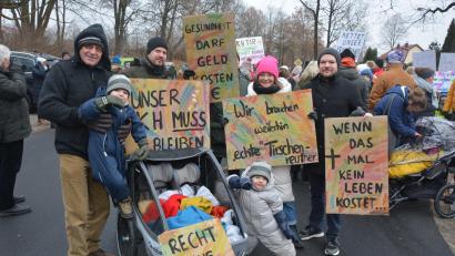 Bild: Josef Rosner
Am Sonntag haben Tausende in Tirschenreuth für den vollständigen Erhalt der Krankenhäuser demonstriert.