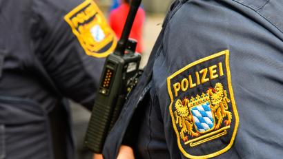 Symbolbild: Petra Hartl
Zwei Polizeistreifen mussten in Schwandorf ausrücken, weil sich eine 40-Jährige mit einem 18-Jährigen gestritten hat.