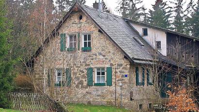Archivbild: bsc
Das alte Forsthaus in Hohenhard wird kein Naturparkzentrum. Der Naturpark Steinwald hat entsprechende Pläne zu den Akten gelegt.