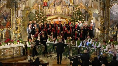 Bild: Fabian Gottschalk/exb
Alle Mitwirkenden beteiligten sich beim abschließenden "Dona nobis pacem".