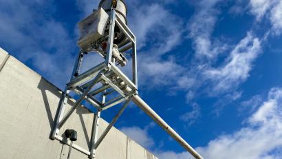 Bild: upl
Die Abfackelstation gehört zu den Anlagen des Nahwärmenetzes, das gerade in Gebenbach-Atzmannsricht entsteht. Gut möglich, dass hier in Zukunft zuweilen eine große Flamme brennt.