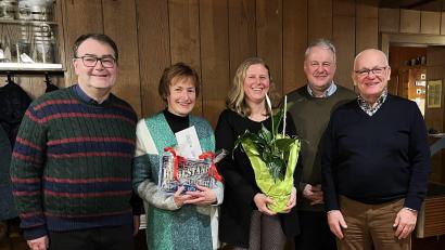 Bild: Martin Pöllath/exb
Einen Wechsel gibt es im Pfarrbüro von St. Marien. Von links Pfarrer Herbert Mader, die scheidende Pfarrsekretärin Evi Rauch, ihre Nachfolgerin Alexandra Deichler, Pfarrgemeinderatssprecher Richard Reisinger und Kirchenpfleger Erich Weiß.