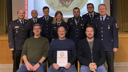 Bild: Kathrin Forster/exb
Die Geehrten der Feuerwehr letzau.