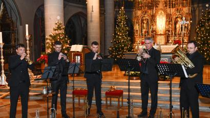 Bild: Petra Hartl
Beim Neujahrskonzert traf das Ensemble Zephir in der Basilika St. Martin Amberg genau den Geschmack des Publikums.