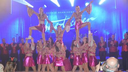 Bild: bö
Das Discofieber der 70er-Jahre beherrscht heuer die Faschingsszene in Schmidmühlen, Dazu gehören viele bekannte Musikstücke aus jener Zeit und vor allem der phänomenale Showtanz der Prinzengarde.