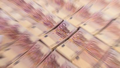 Symbolbild: Carlos Luján/dpa
Mehr als 421 Millionen Euro erhalten die Kommunen und Landkreise in der Oberpfalz für dieses Jahr.