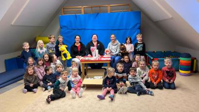 Bild: Kindergarten Regenbogen Erbendorf/exb
Besuch der Zahnärztin im Kindergarten.