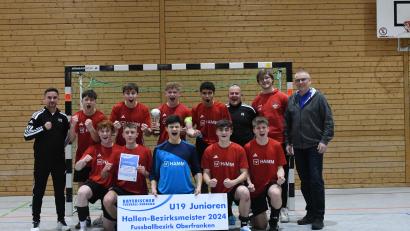 Bild: Hans Wunder
Die A-Junioren der JFG FC Stiftland haben wie im Vorjahr die Futsal-Bezirksmeisterschaft gewonnen.