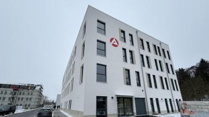 Bild: Matthias Bäumler/fph
60 Mitarbeiter des Jobcenters und der Agentur für Arbeit beziehen im neuen Behördenbau ihre Arbeitsplätze.