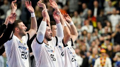 Bild: Federico Gambarini/dpa
Die deutschen Handballer wollen das Halbfinale erreichen.