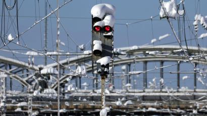 Symbolbild: Karl-Josef Hildenbrand/dpa
Der Wintereinbruch Anfang Dezember in Bayern hat bei der Deutschen Bahn zu massiven Einschränkungen geführt.