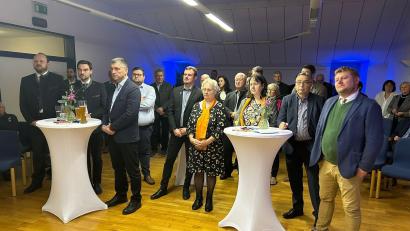 Bild: CSU Altenstadt/WN/exb
Rund 120 Gäste waren ins Feuerwehrhaus zum CSU-Neujahrsempfang gekommen.
