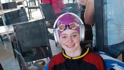 Bild: rbg
Marlene Züllich vom Tirschenreuther Schwimm- Club hatte angesichts ihrer fünf Siege beim Plauener Schneeflocken- Cup gut lachen.