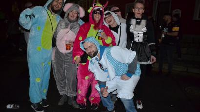 Bild: gi
Viele Maschkerer werden wieder am „Naschn Pfinsta“ unterwegs sein. Doch auch an den anderen Tagen verstehen es die Moosbacher zu feiern.