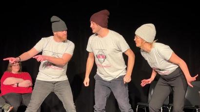 Bild: Martin Saloga
So sieht es aus, wenn sich der "Impropeller" dreht. Die Spontantheater-Szene in Amberg und Amberg-Sulzbach lebt wieder auf.