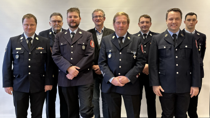 Bild: Ulbrich/exb
Stefan Sattich, Josef Moritz, Stefan Röhrer, Franz Grabinger, Heribert Domes, Fabian Ernstberger, Hannes Ulbrich, Lukas Moritz (von links) gehören dem Vorstand der Feuerwehr Schwarzach an,