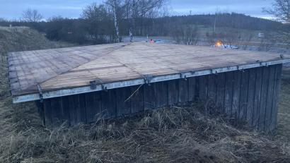 Bild: Polizeiinspektion Neunburg/exb
Diebe montieren am Hochbehälter die komplette Kupfereindeckung ab.