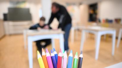 Symbolbild: Bernd Weißbrod/dpa
Wie geht es weiter mit der Verteilung der Lehrkräfte in Bayern? Diese Frage beschäftigt nicht nur die Politik.
