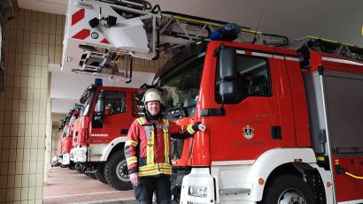 Bild: lnz
Franz Bauernfeind ist seit fast 20 Jahren Kommandant der Feuerwehr Mitterteich. In seiner Amtszeit ist der gesamte Fuhrpark mit insgesamt acht Fahrzeugen erneuert worden, wie er betont. Nun gibt er das Amt in jüngere Hände.