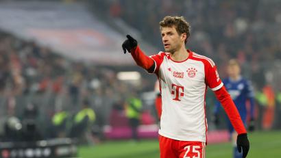 Bild: Daniel Löb/dpa
Thomas Müller kommt am Sonntag nach Neunburg. Die Halle ist mittlerweile mit 750 Leuten komplett ausgebucht. Weitere Fans haben keine Möglichkeit mehr reinzukommen.