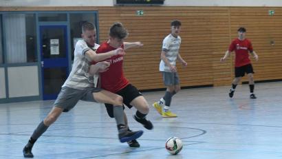 Bild: Hans Wunder
Die A-Junioren der JFG FC Stiftland (Szene von der Bezirksmeisterschaft mit Konstantin Grundl, Zweiter von links) gehen am Samstag bei der bayerischen Futsal-Meisterschaft in Weißenstadt an der Start.