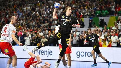 Bild: Tom Weller/dpa
Aus der Traum vom Finale: Juri Knorr und die DHB-Auswahl mussten sich Dänemark knapp geschlagen geben.