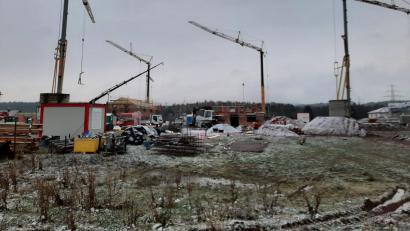 Symbolbild: ise
Das Baugebiet Gladiolenweg. Zeitweise sah es in den vergangenen Monaten dort aus, wie auf einer Großbaustelle. Mittlerweile sind viele Grundstücke bebaut, die Eigentümer eingezogen. Auch deshalb schnellte die Einwohnerzahl der Gemeinde kräftig nach oben
