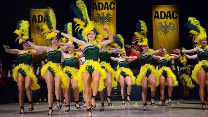 Bild: Kunz
Die Prinzengarde der Narrhalla Windischeschenbach zeigt ihre Tänze beim ADAC-Ball.