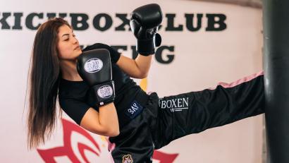 Bild: Rebecca Ille
Kickboxerin Jenny Wurster ist beim Neujahrsempfang in Freudenberg besonders geehrt worden.