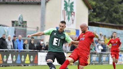 Archivbild: Hubert Ziegler
Martin Popp (links) brachte die DJK Ammerthal im Testspiel gegen den SC Großschwarzenlohe in Führung.