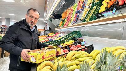 Bild: Gabi Schönberger
Im "Adana Supermarkt" packt der Chef Mehmet Gülyagi selbst mit an.