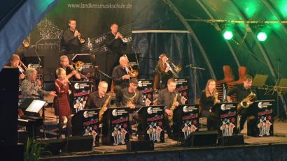 Bild: Landkreismusikschule Cham/exb
Das Ensemble der Landkreismusikschule Cham gibt am 7. Februar ein Faschingskonzert im Spaßettl.