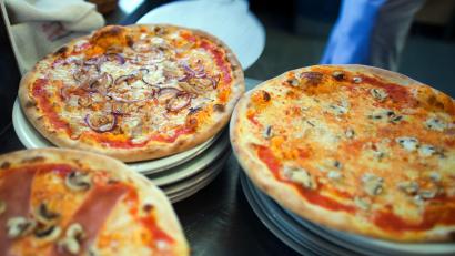 Symbolbild: Arno Burgi/dpa
Weil niemand die Pizza zahlte, nahm der Lieferdienst sie wieder mit. Nun ermittelt die Polizei.