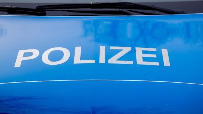 Symbolbild: Christoph Soeder/dpa
Obwohl er nicht derjenige war, der Messer dabei hatte, muss sich ein Jogger jetzt strafrechtlich verantworten.