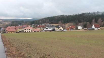 Bild: pi
Im Nordosten von Georgenberg liegt das Baugebiet "Sandfeld" mit 22 Bauparzellen.