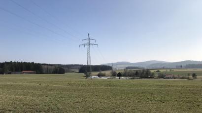Bild: Bayernwerk Netz GmbH/exb
Werden modernisiert: Die Hochspannungsleitungen zwischen Oberviechtach und Rötz