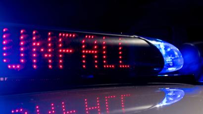 Symbolbild: Monika Skolimowska/dpa
Ein Motorradfahrer kam bei einem Unfall auf der A6 ums Leben.