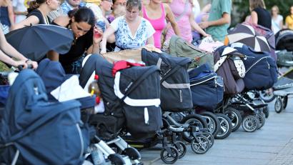 Symbolbild: Jan Woitas/dpa
Entgegen früherer Prognosen wird die Bevölkerungszahl in der Oberpfalz weiter steigen.