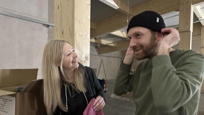 Bild: Schönhofen
Juliane und Fabian Lang testen die Produkte von "Drassn" an sich selbst.
