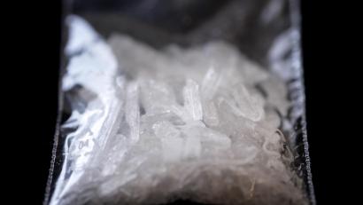 Symbolbild: David-Wolfgang Ebener/dpa
Eine kleine Menge Crystal Meth hatte ein Autofahrer in Hundsbach dabei.