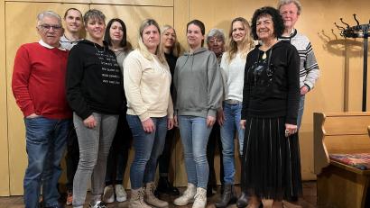 Bild: Renate Zupfer-Vilas/exb
Die Führungsriege der ASV-Tennissparte mit (von links) Juan Vilas, Peter Troglauer und Katrin Hanauer, Michaela Greiner, Anett Schulze, Carmen Bitterer und Stefanie Schramek, Edeltraud Gmeiner, Daniela Dlabolova, Waltraud Neubauer-Zupfer und Dieter Neubauer .